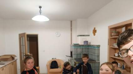 Deti z eRko spoločenstva sa robia Mikuláša 